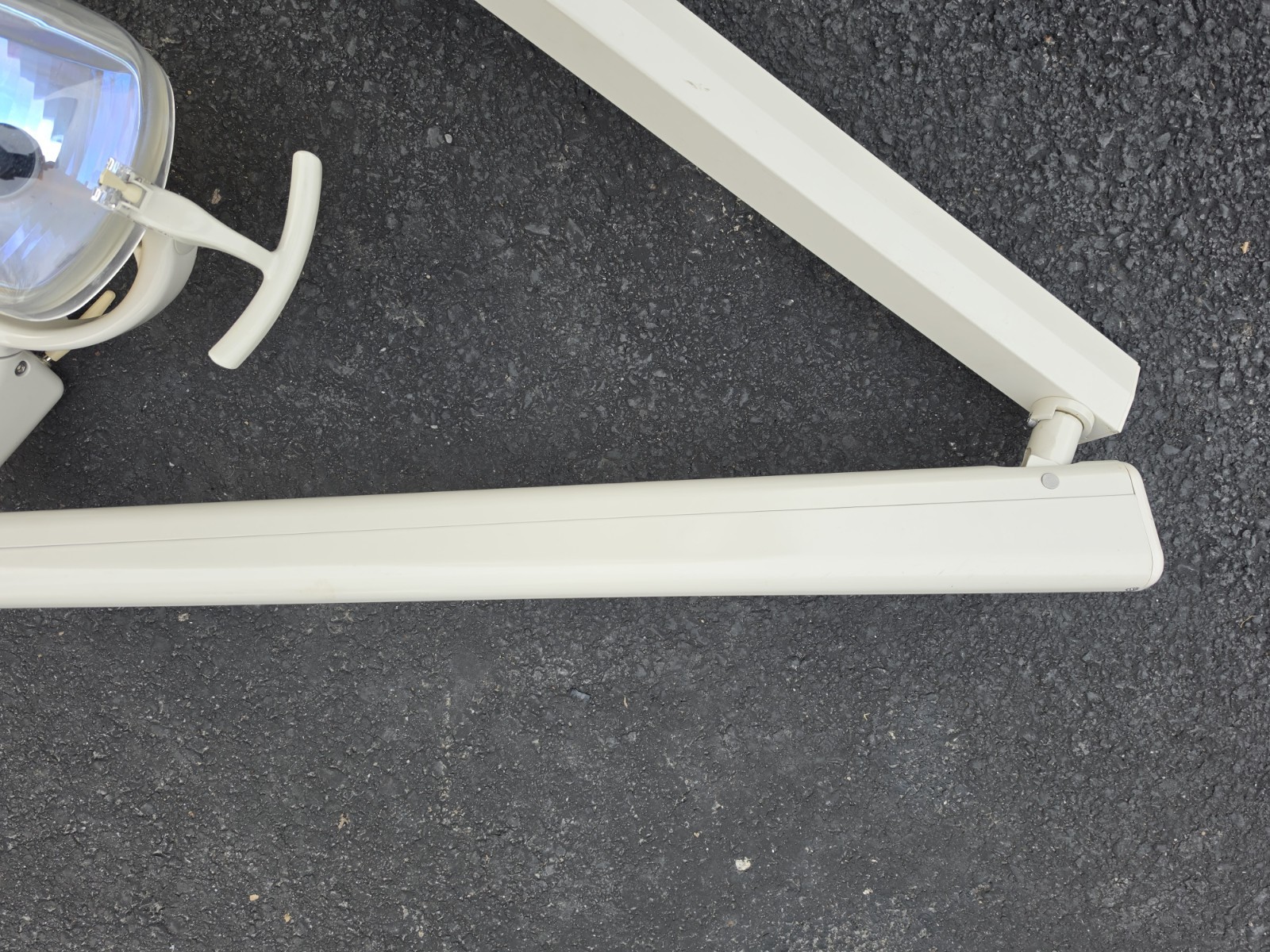 Adec 6300 Dental Examination Light