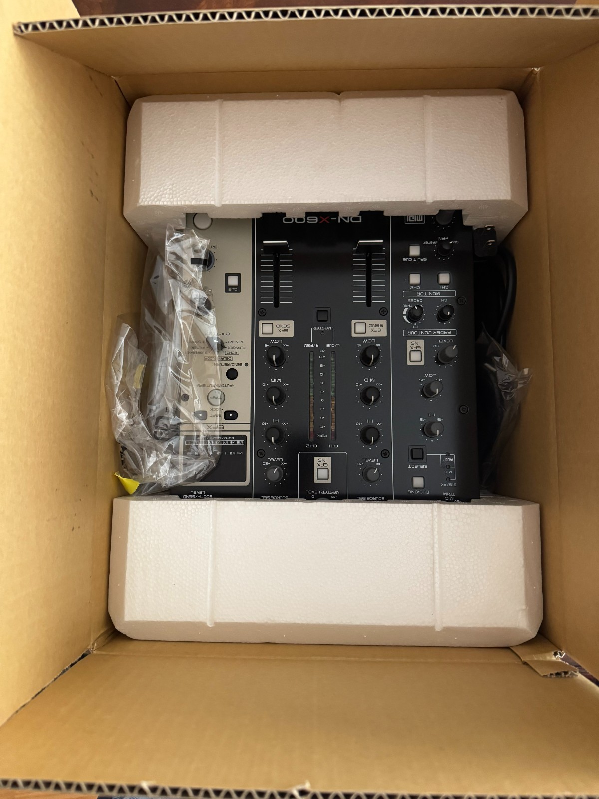 Denon DN-X600 Mixer – Open Box