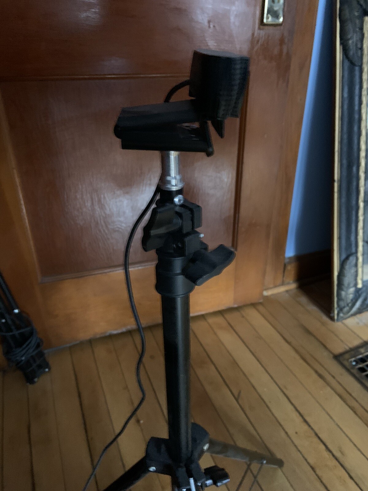 Camera With Stand- USB HD Camera Logitech V-U0028, W/Built-In Mic Tested