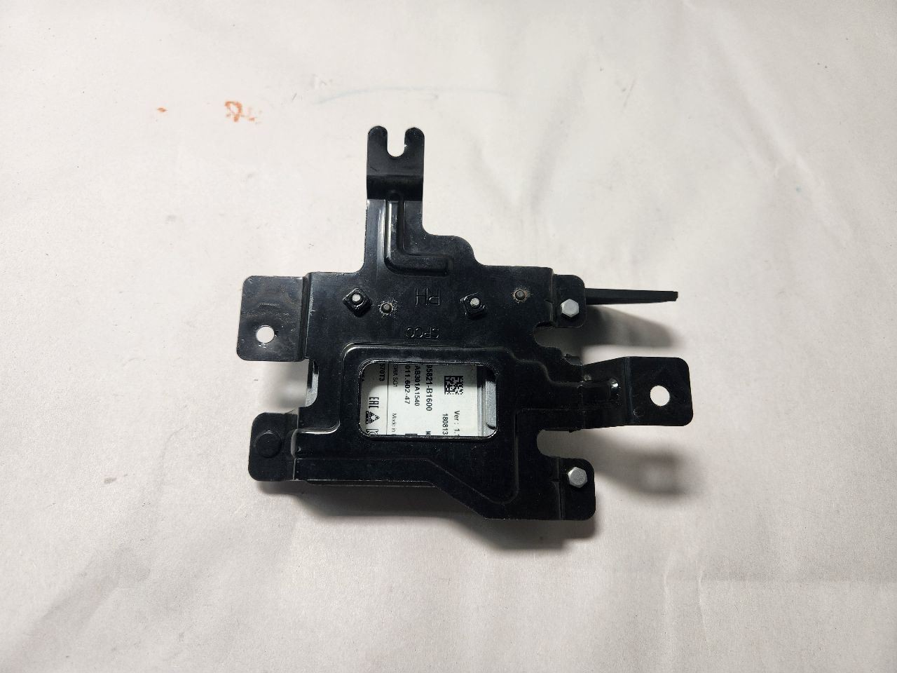 2018 - 2020 GENESIS G80 REAR RIGHT BLIND SPOT RADAR SENSOR MODULE OEM 95821B1600