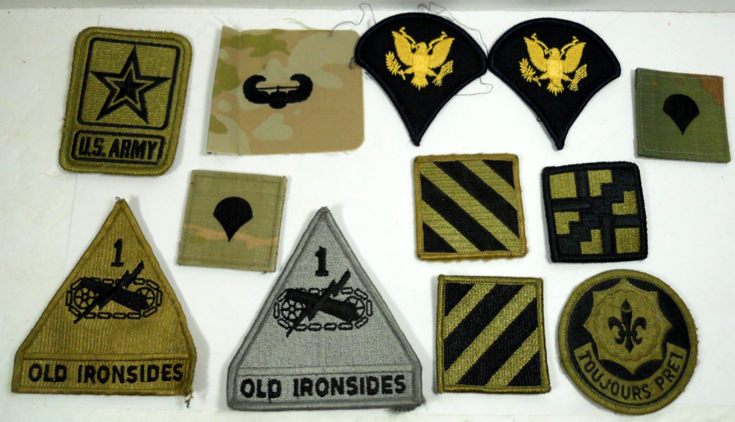 mixed lot 12 US Army military American Flags hook/loop uniform insignia patches