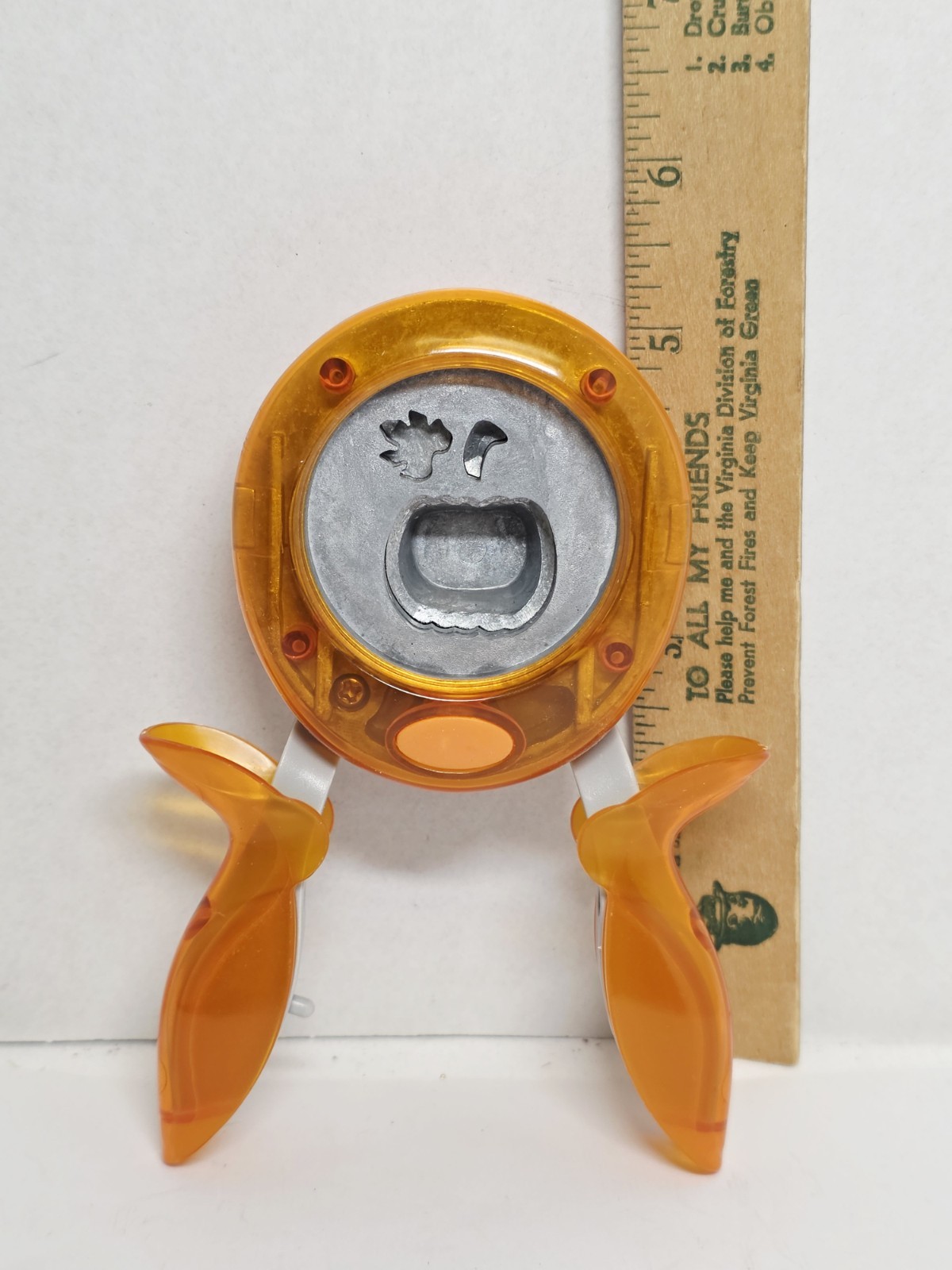 Fiskars Easy Squeeze Pumpkin Thanksgiving Punch 2009