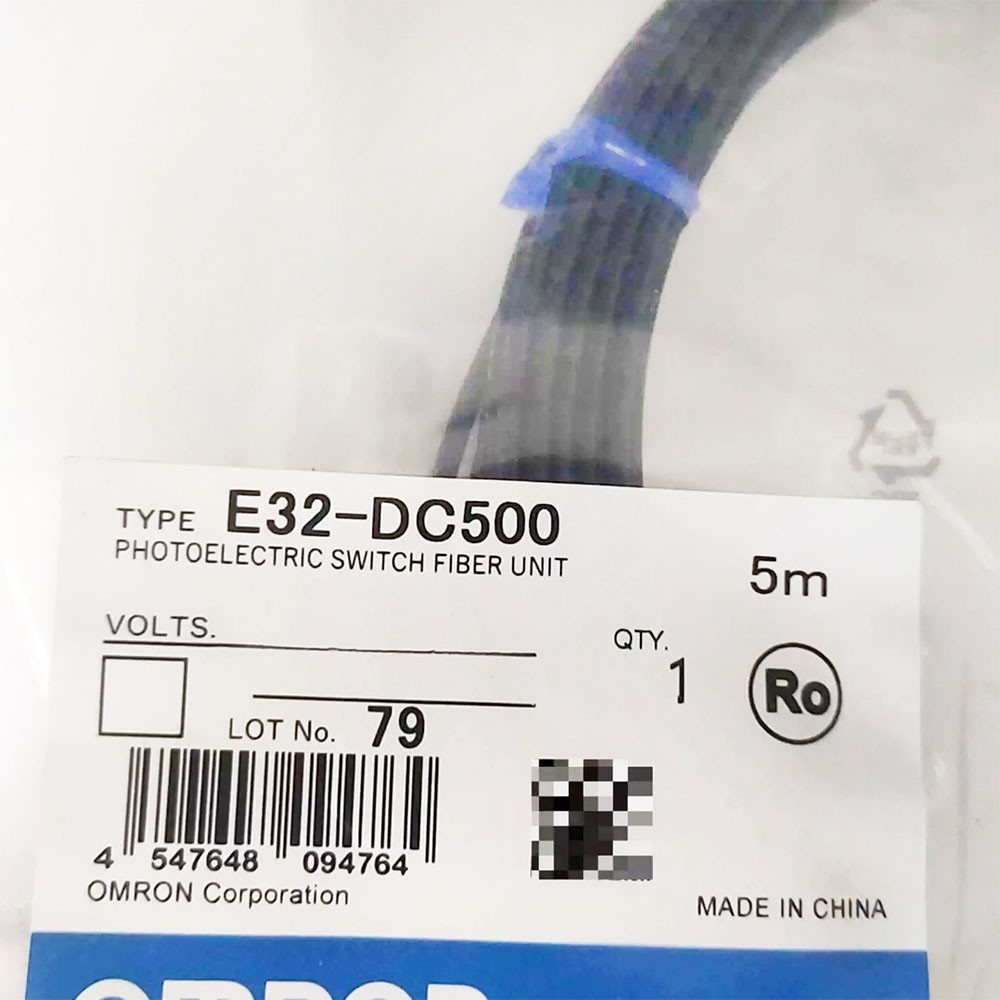 OMRON New boxed 2M/3M/5M E32-DC200 E32-ZD200 E32-DC300 E32-DC500 E32-DC200B4 lot