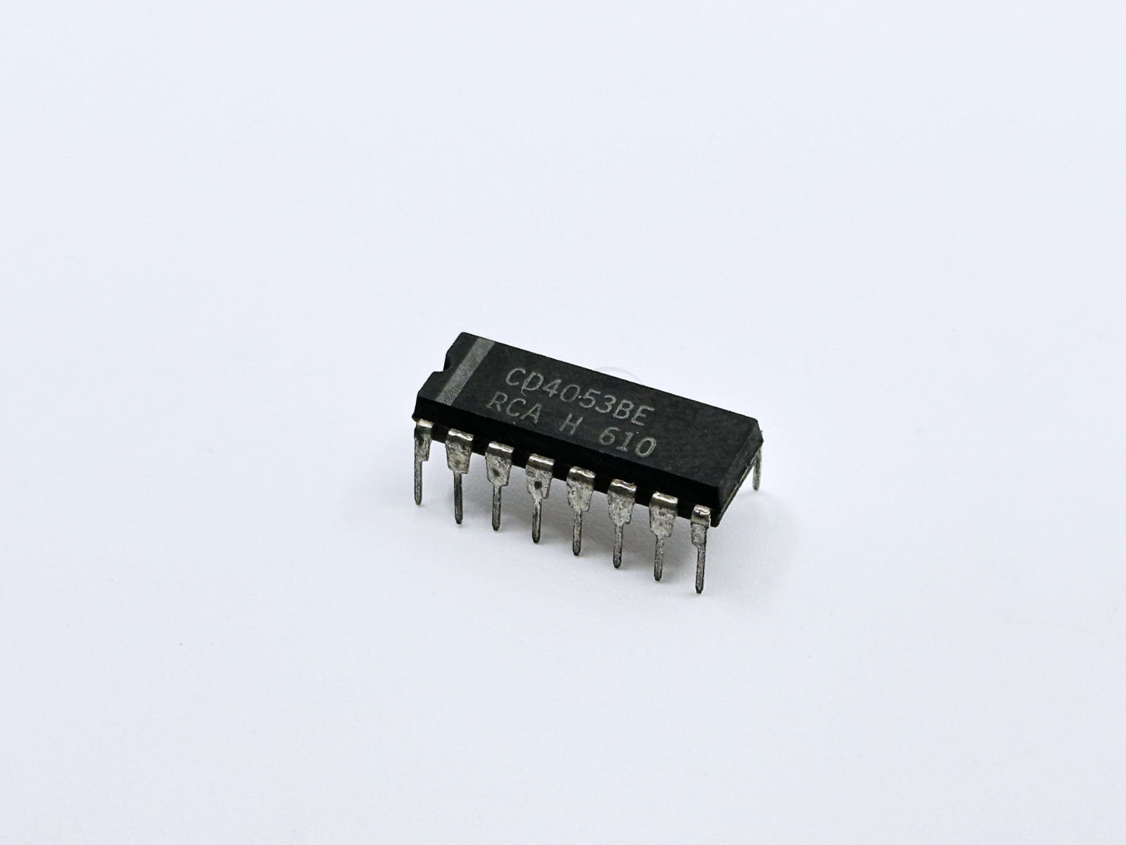 CD4053BE RCA Triple 2-Channel Analog Multiplexer Demultiplexer SPDT DIP-16
