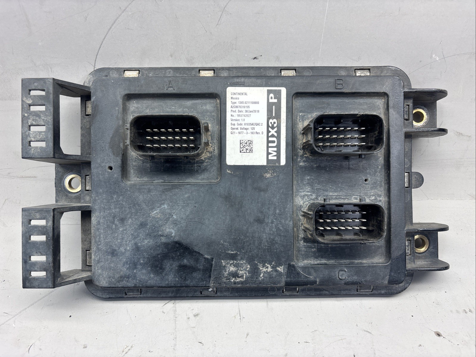 PACCAR A2C8070310195 KENWORTH T680 CHASSIS CONTROL MODULE, CA