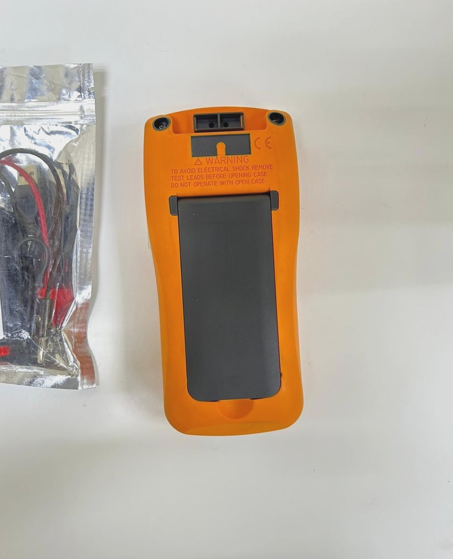 Agilent U1701B Handheld Capacitance Meter
