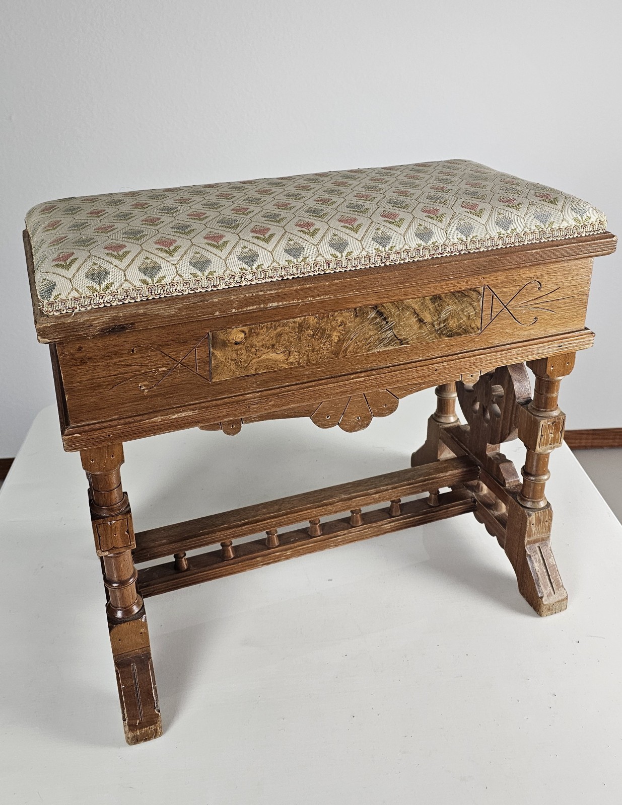 Vintage Tudor Jacobean Wood Storage Bench Woven Seat Hinged Lid Piano Stool
