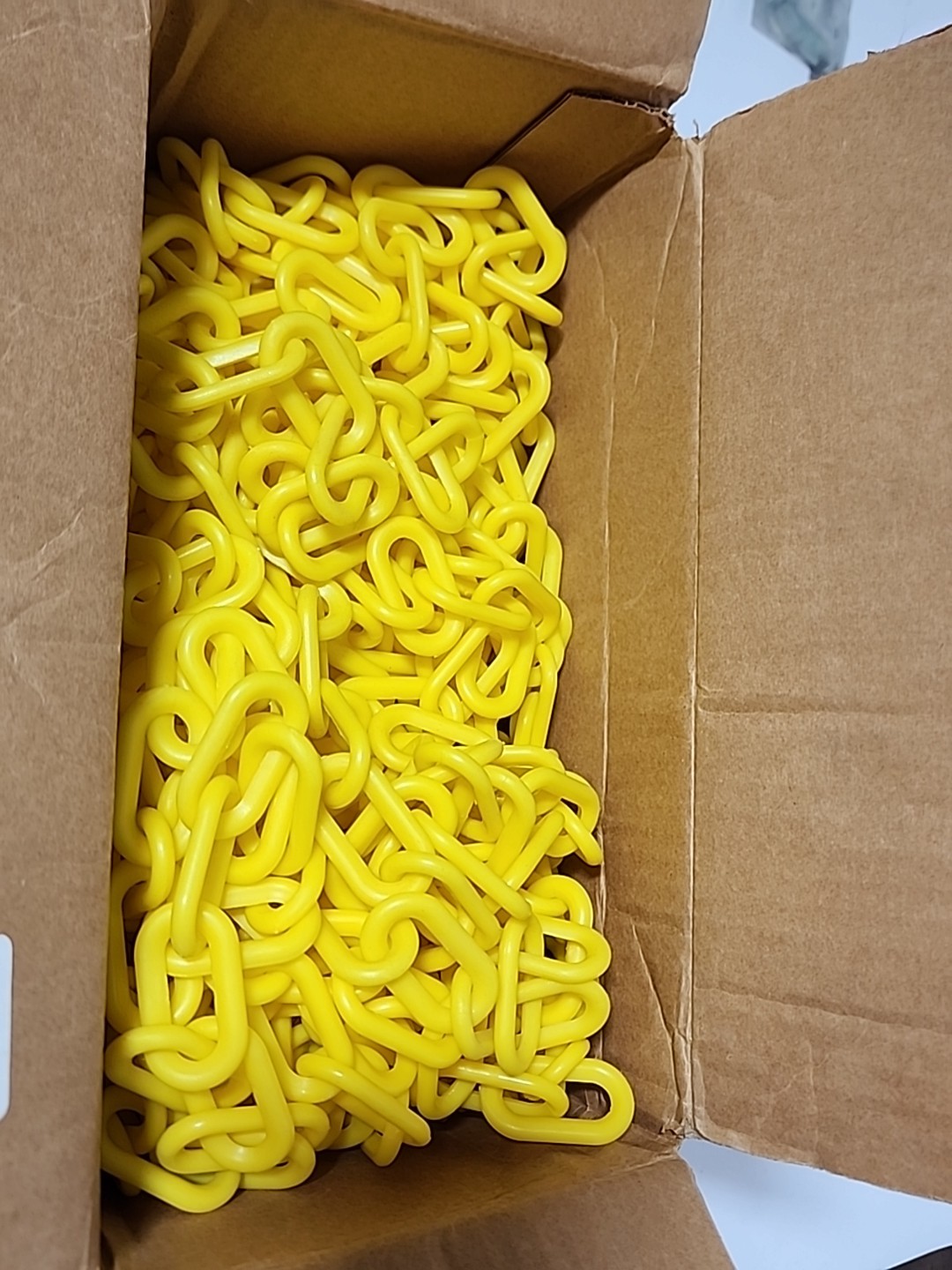 Uline H-3364Y Plastic Safety Barrier Chain 2 Inch Link Yellow 100 Feet