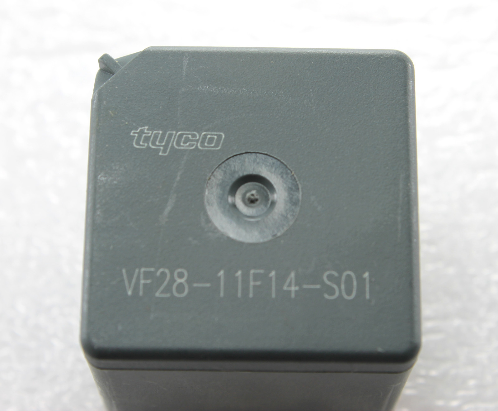 Tyco 12V Automotive Relay - 30A - VF28 GM Car SPST NO Relay - N.O. - 12 VDC Coil