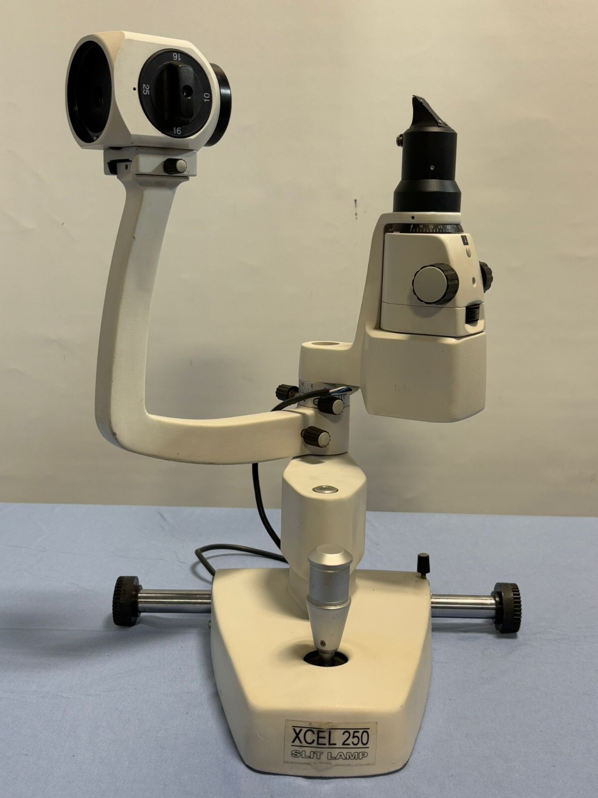 Reichert XCEL 250 Slit Lamp Model: 12550