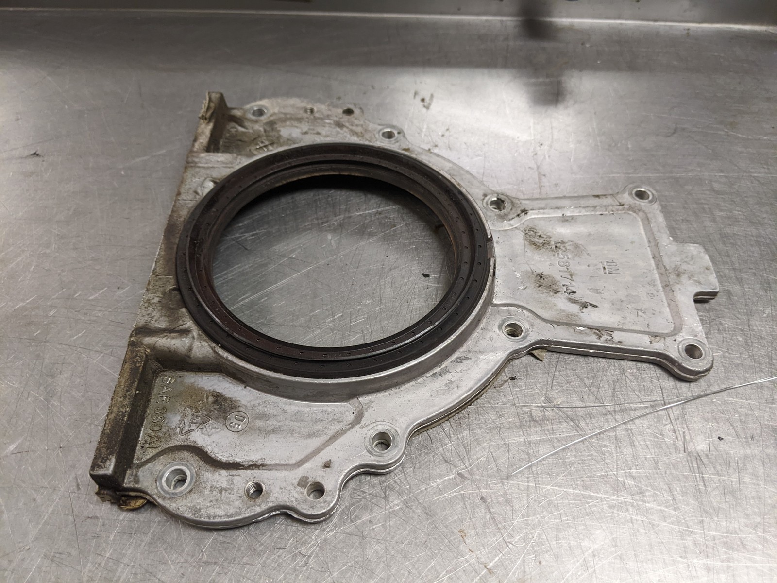 Rear Oil Seal Housing For 06-07 Chevrolet Trailblazer  4.2 12581714