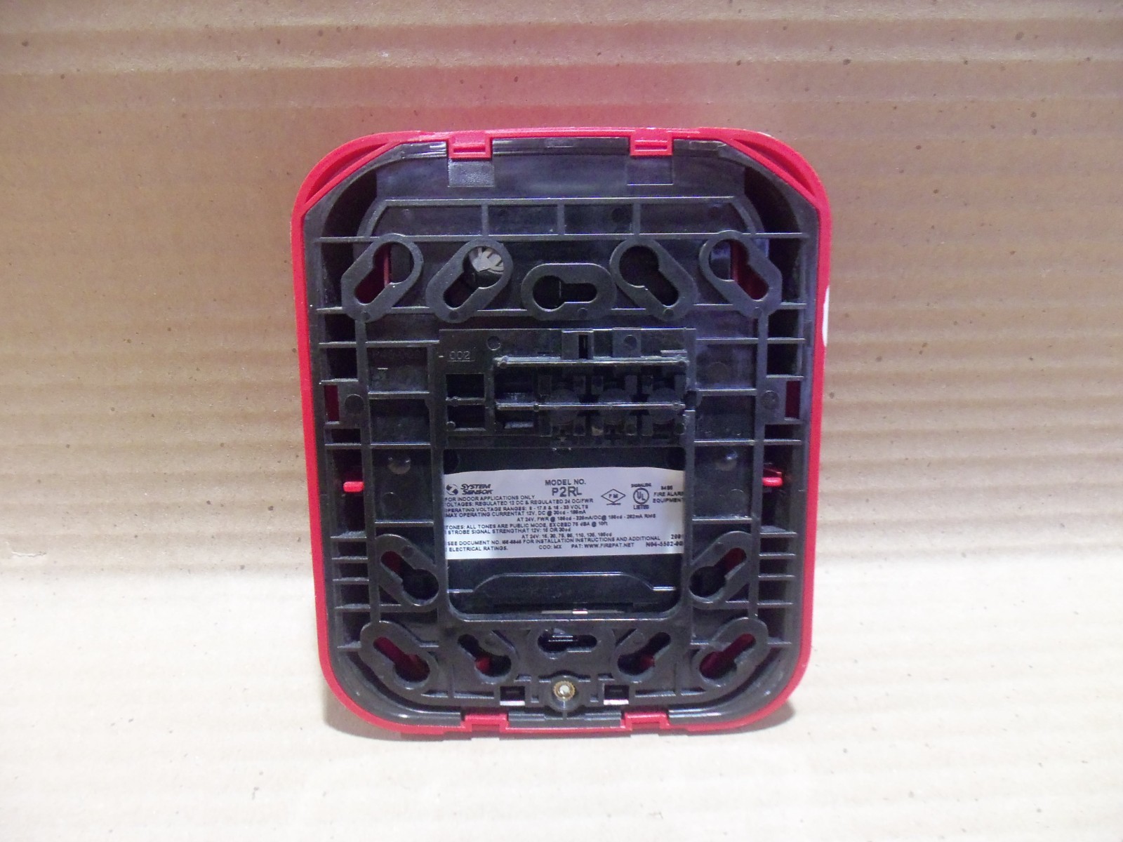 SYSTEM SENSOR P2RL INDOOR WALL AUDIBLE SPEAKER HORN & VISUAL STROBE FIRE ALARM