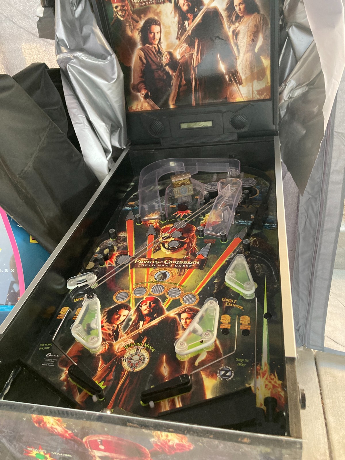 Pirates of The Caribbean Arcade Pinball Zizzle - Working Condition