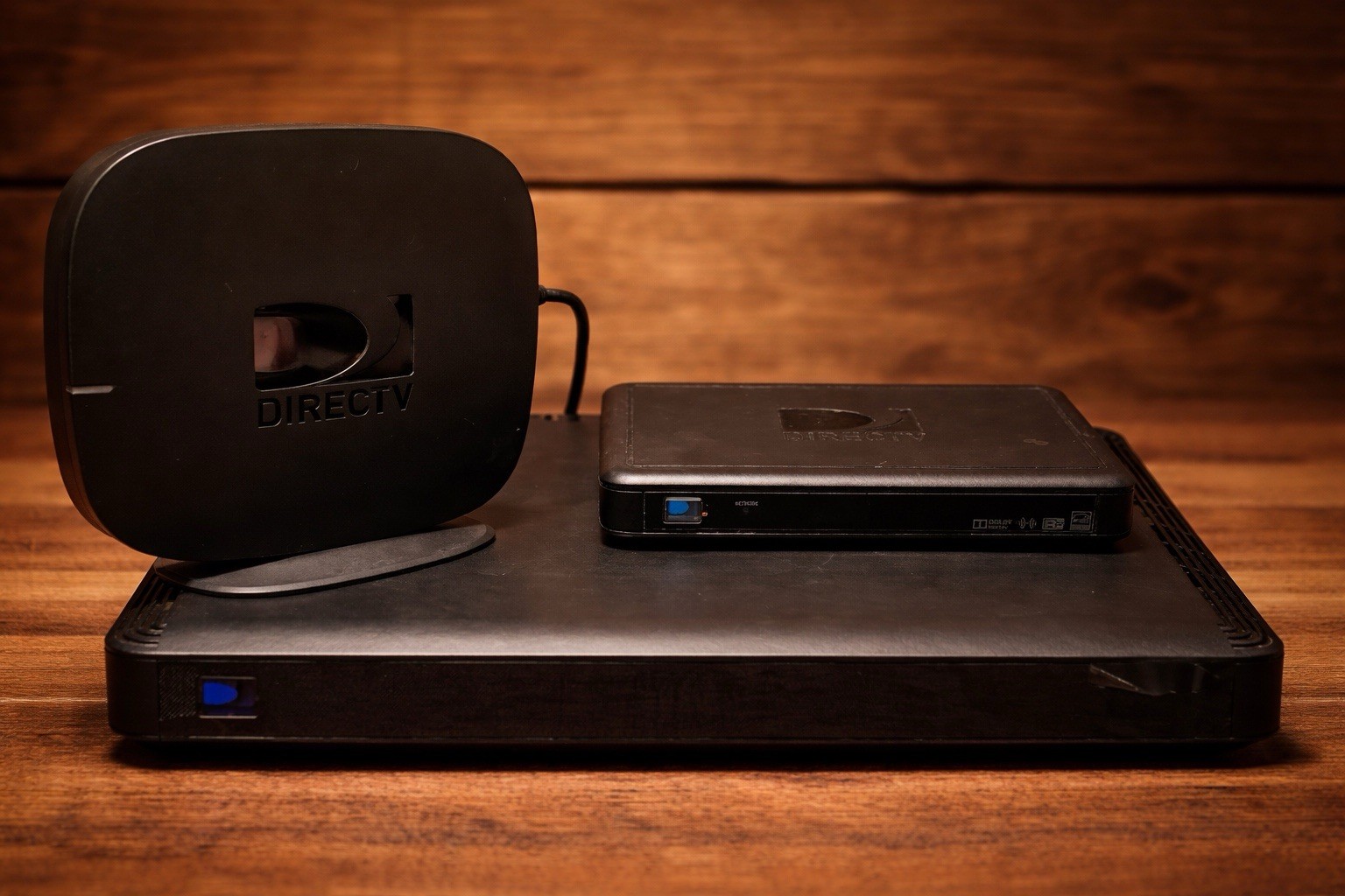 DIRECTV DVR Receiver Bundle w/ Wireless Video Bridge, Remotes, Cables