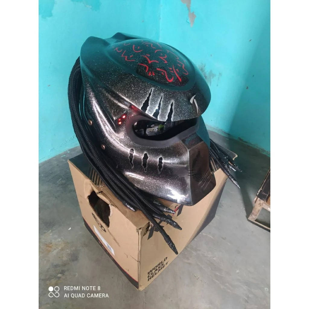 PREDATOR HELMET CUSTOM TOP SYMBOL RED (DOT & ECE CERTIFIED) SCRAMBLER STYLE