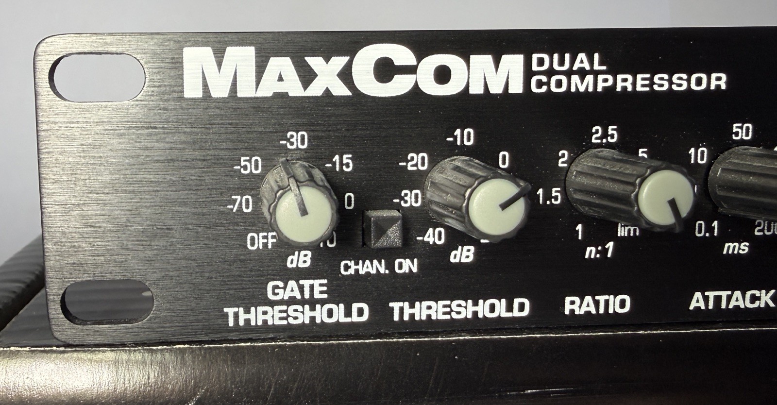 BBE MaxCom Dual Channel Compressor/Limiter/Gate w/ Power Cord & Original Box