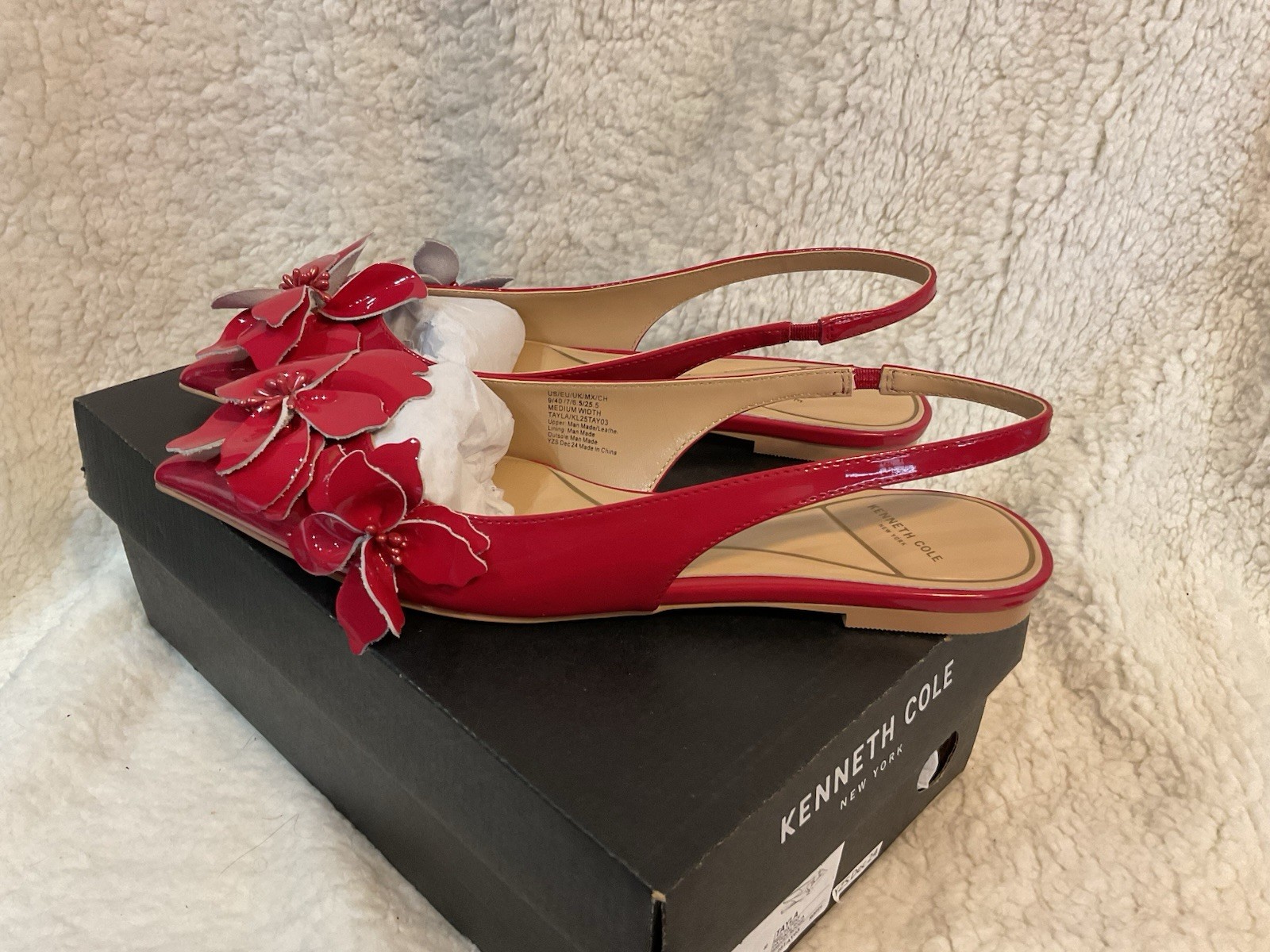 Kenneth Cole Red Patent Sling Back Flats with Floral Appliqués Women's Size 9M