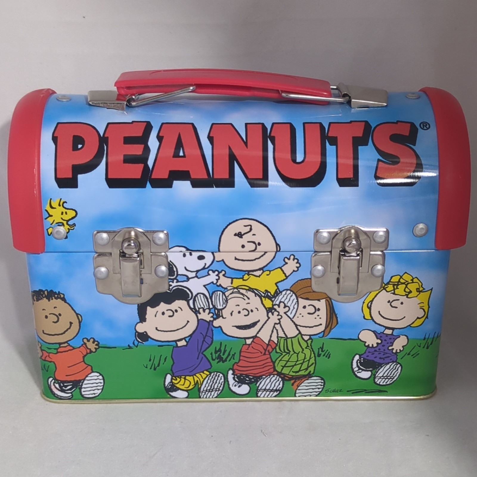 Peanuts, Charlie Brown,Snoopy, Linus, Lucy and the gang metal lunch box