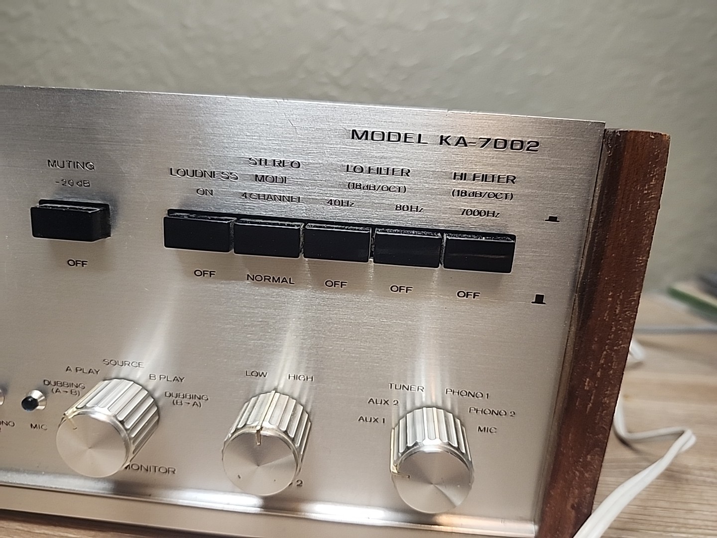 Kenwood Model KA-7002 Solid State Stereo Integrated Amplifier Works Read Please