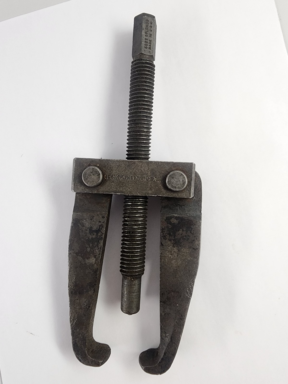 (2) Vintage Medium Size 2-Jaw Gear Pullers - Plomb 4061 4022 & Unknown