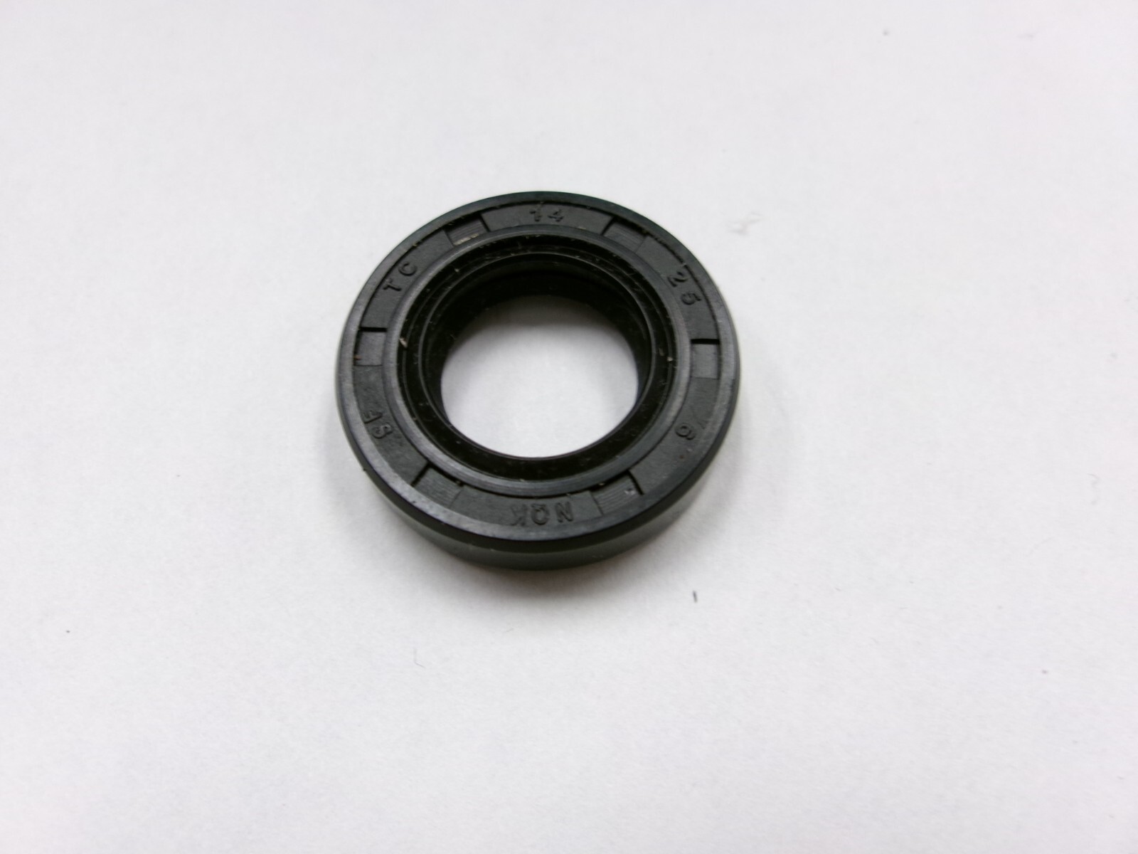 NEW TC 14X25X6 DOUBLE LIPS METRIC OIL / DUST SEAL 14mm X 25mm X 6mm