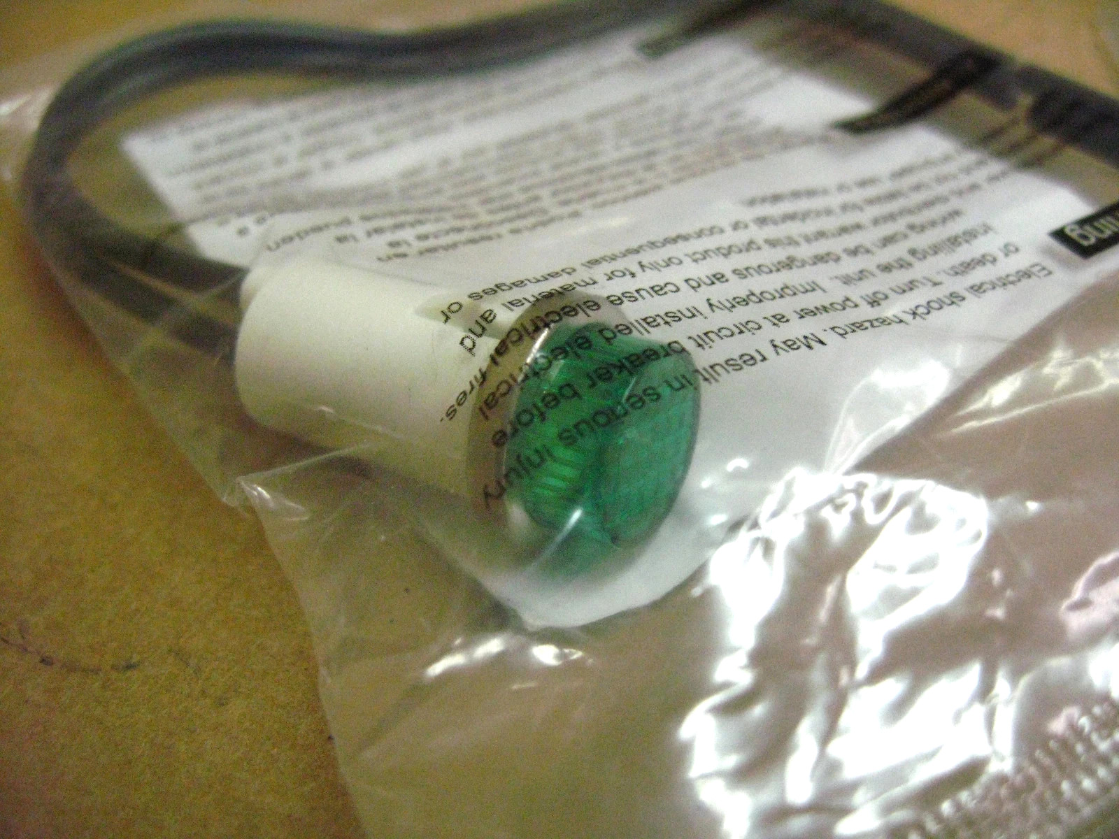 NEW 20C843 Raised Panel Light Green Indicator 28-V AC/DC  1/2"-hole