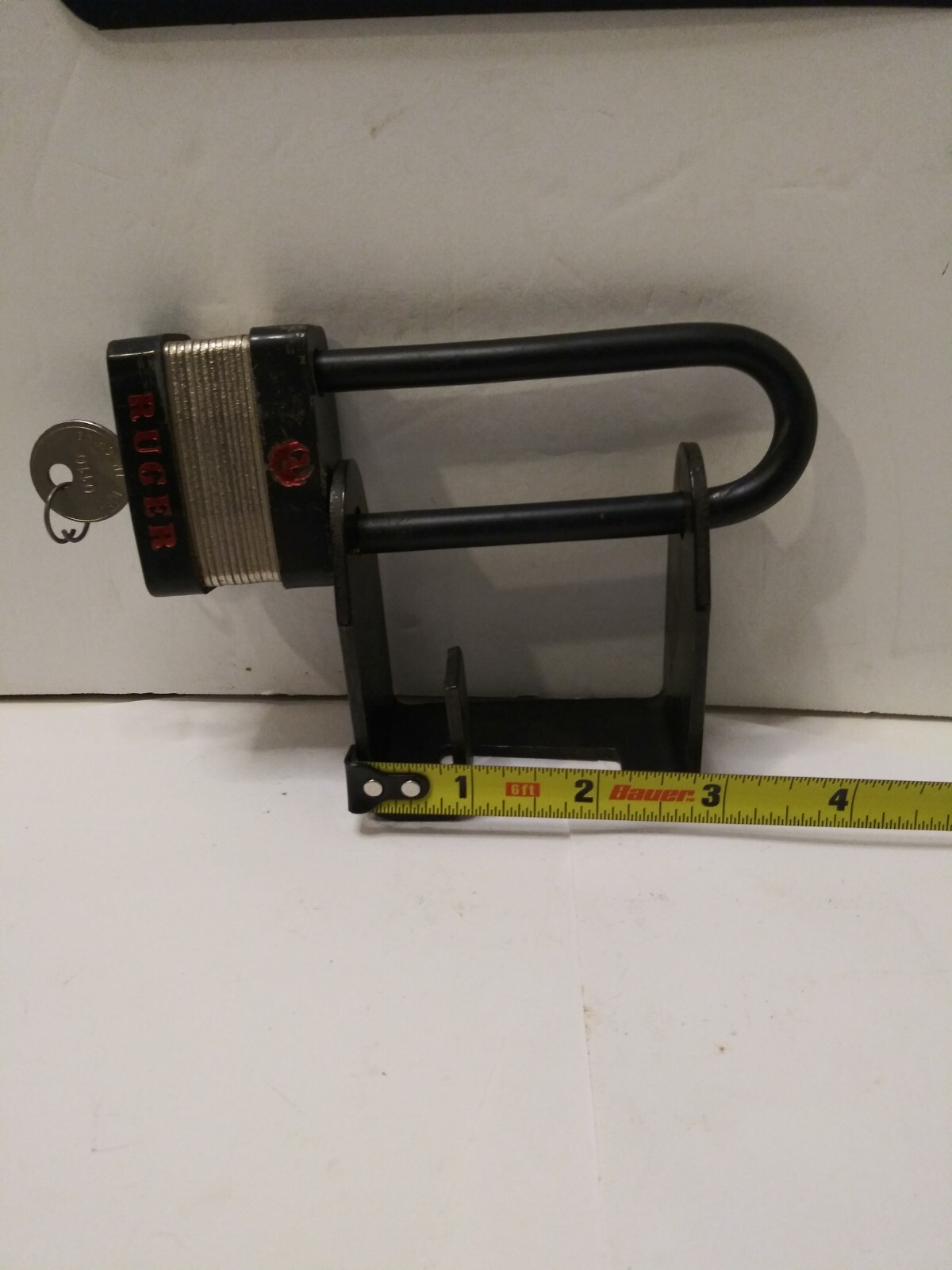 RUGER LOCK BRACKET W/ FIREARM PADLOCK with 1 KEY (T)...