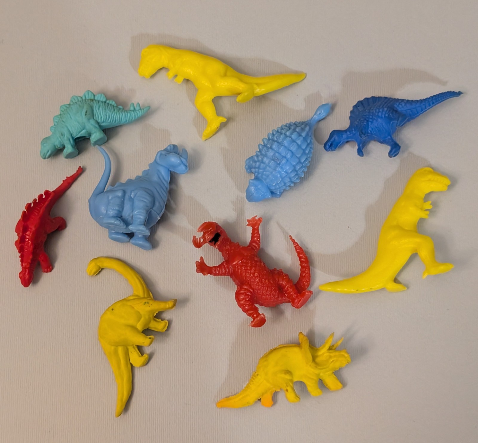 Mixed Lot of Dinosaur Figures Mini Toys - Triceratops / T-Rex / Brontosaurus