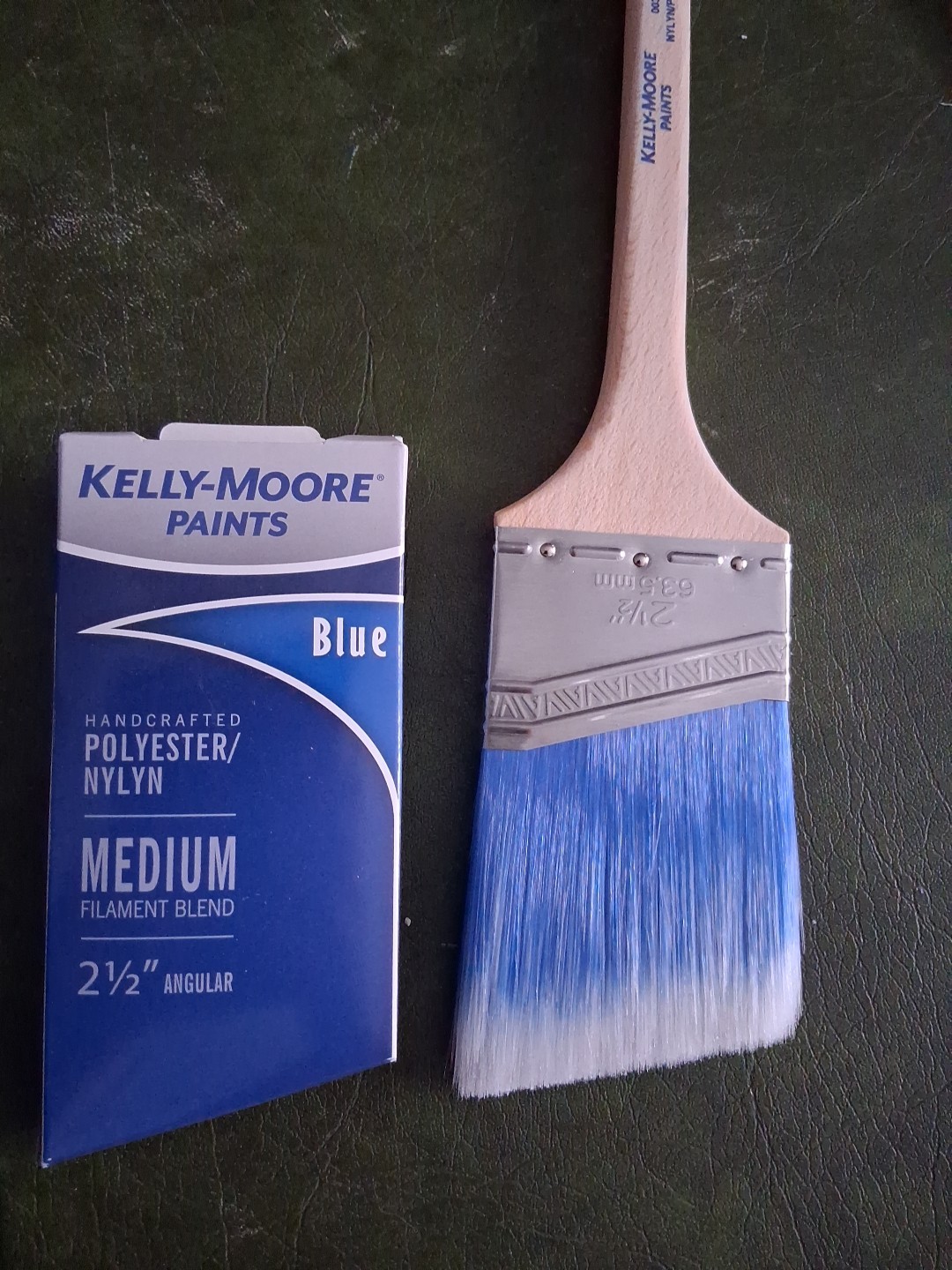 Kelly Moore 2 1/2” Sash Paint Brush Polyester/ Nylin Angular Blue
