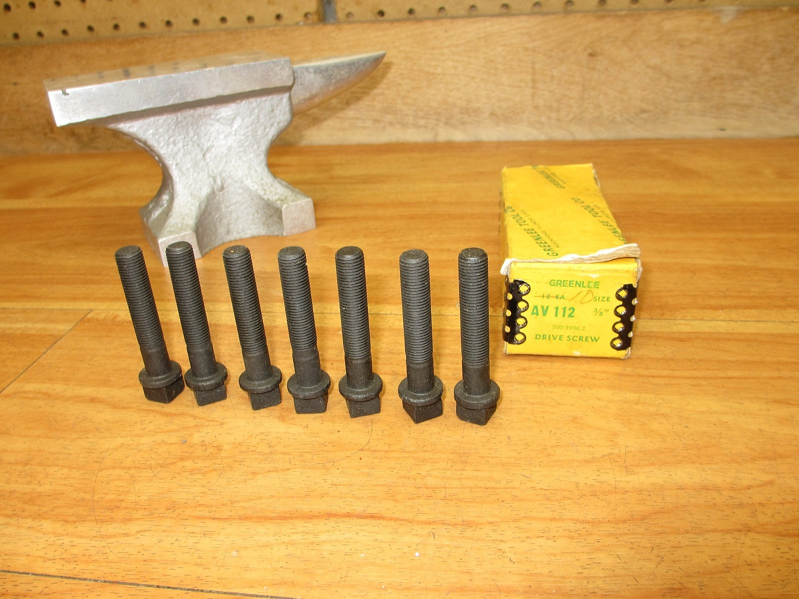 Greenlee 500-3996 (LOT OF 7) *NEW* AV 112 Drive Screw 3/8"