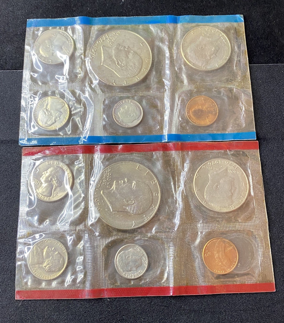 US Mint 1975 Uncirculated Coin Set Denver & Philadelphia No OGP Free Shipping