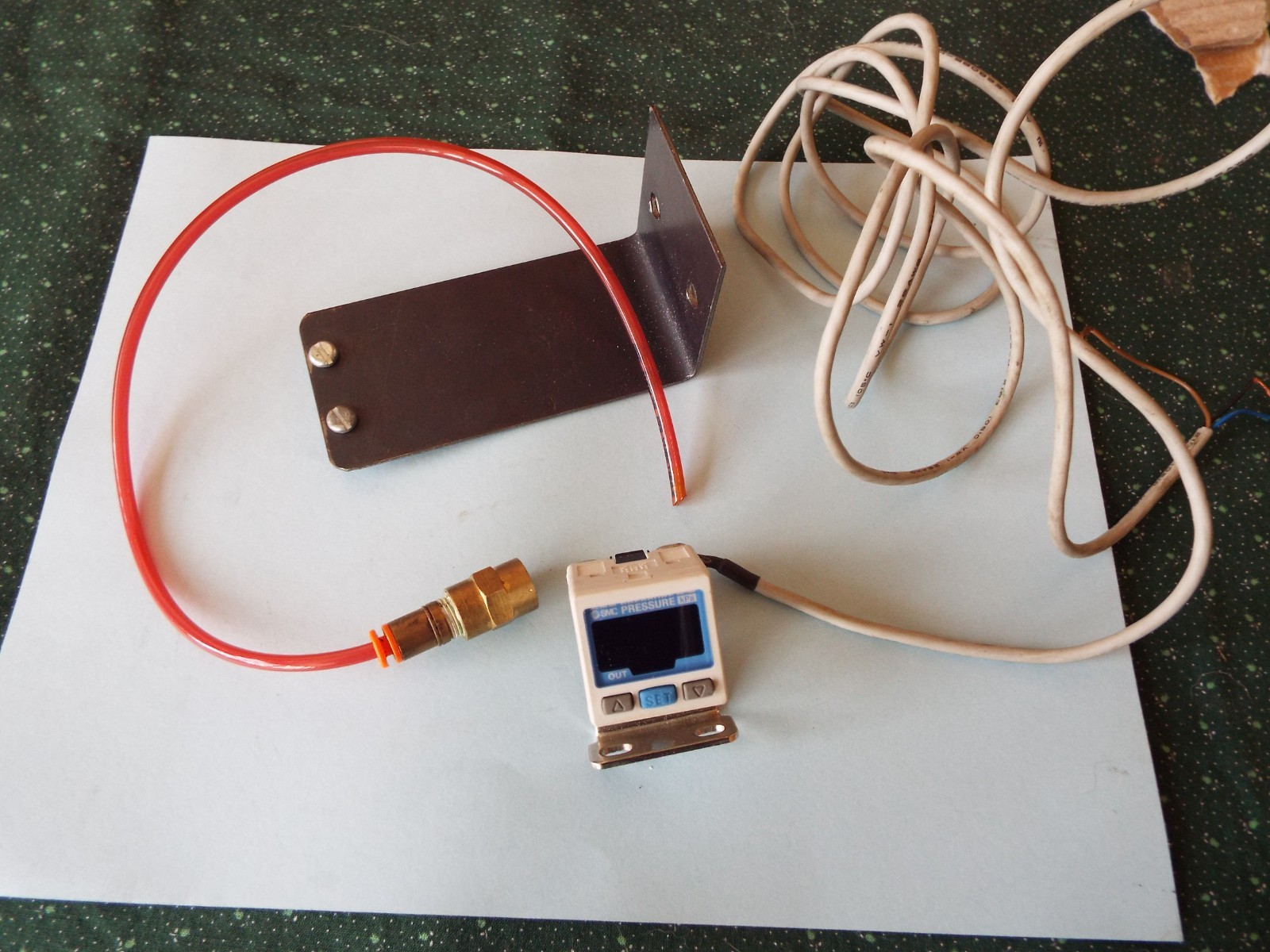 Used for Training SMC ZSE30-T1-65 Pressure / Vacuum Switch comes with cable