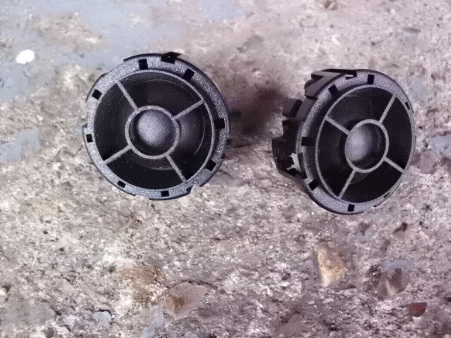 Land Rover Freelander 2 2008 Pair Rear door mini tweeter speakers