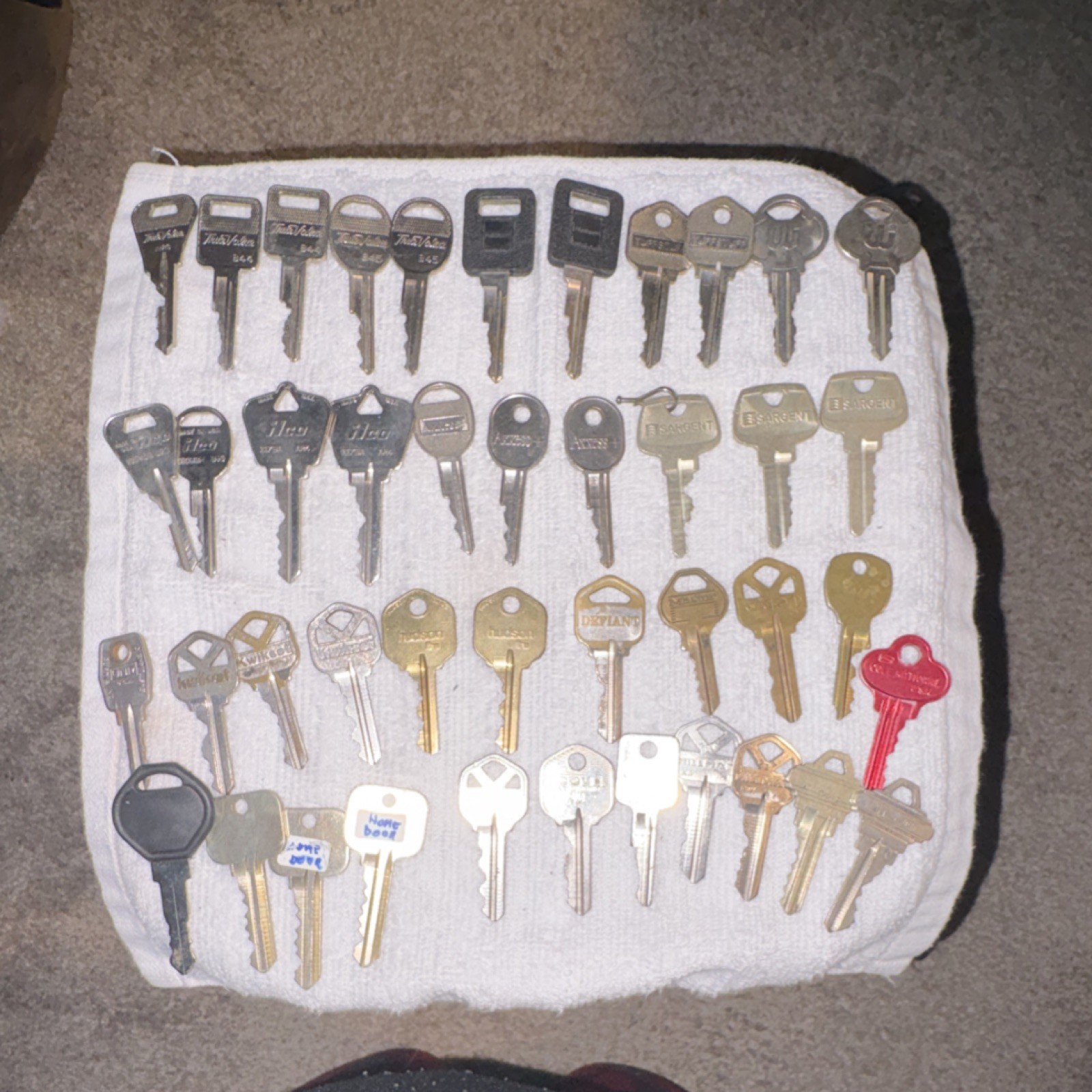 Set of 43 keys. Mostly random but some are somewhat vintage