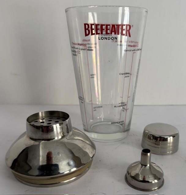 Vintage BEEFEATER GIN Mid Century Glass Cocktail Drink Mixer
