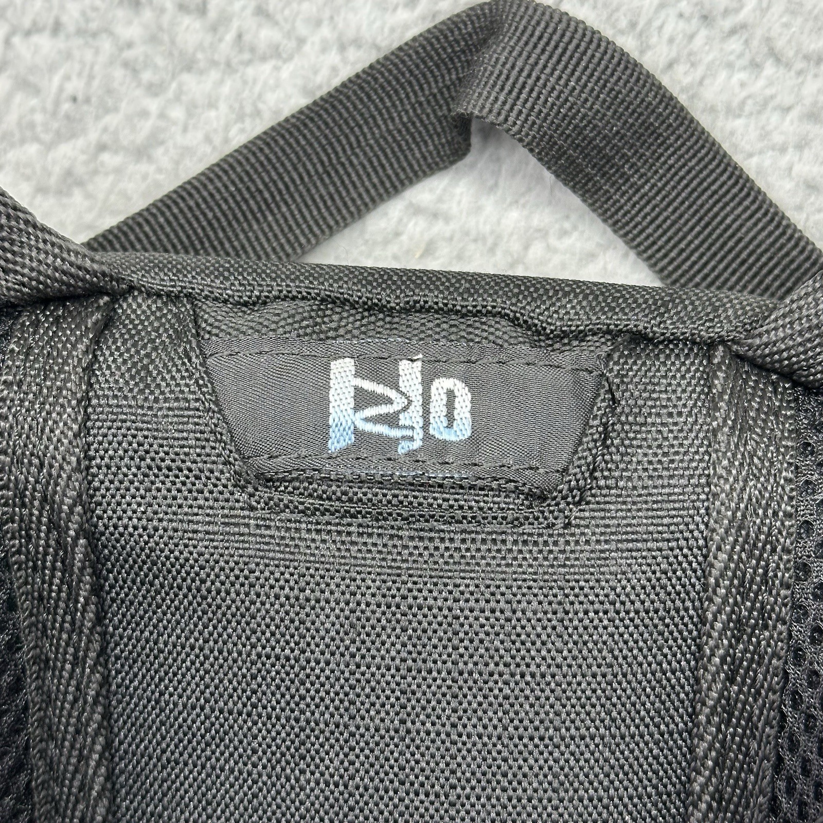 Quest Aspen Brook 2L Black Hydration Pack Backpack CEH011089 Hiking Bag, Bladder