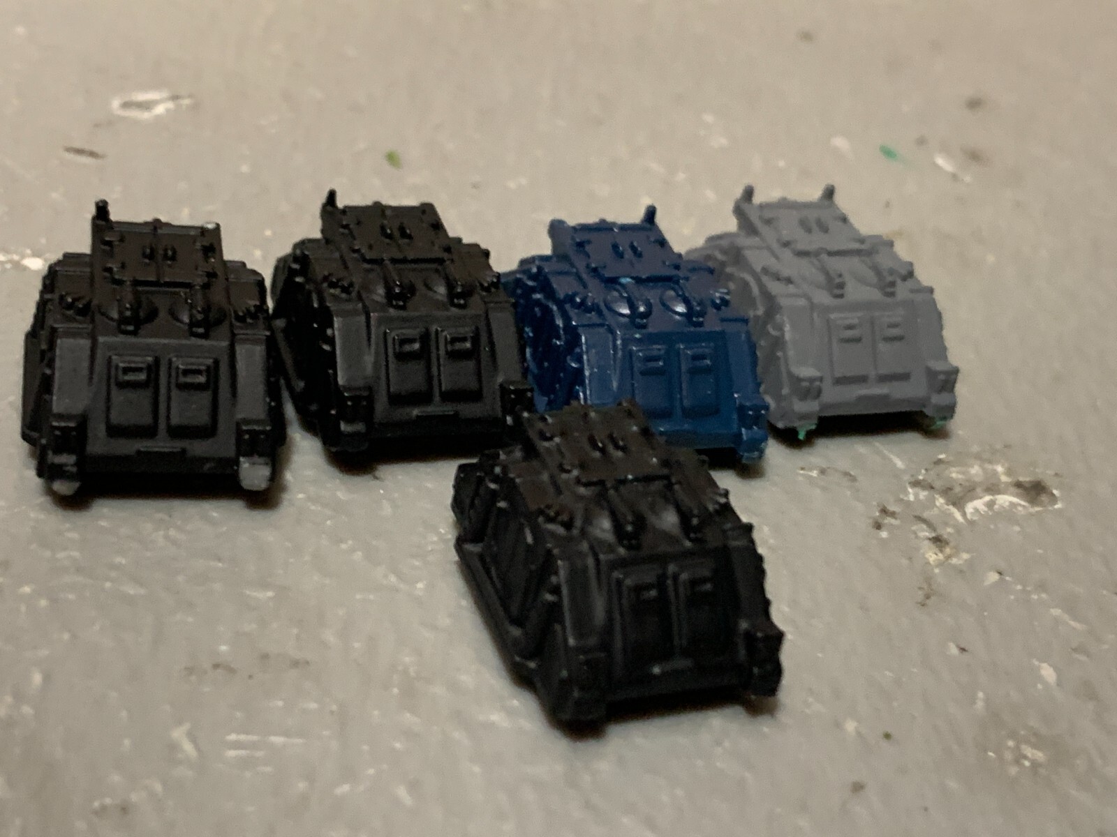 A12751 EPIC WARHAMMER 40K SPACE MARINES 5 PACK RHINO DAMAGED