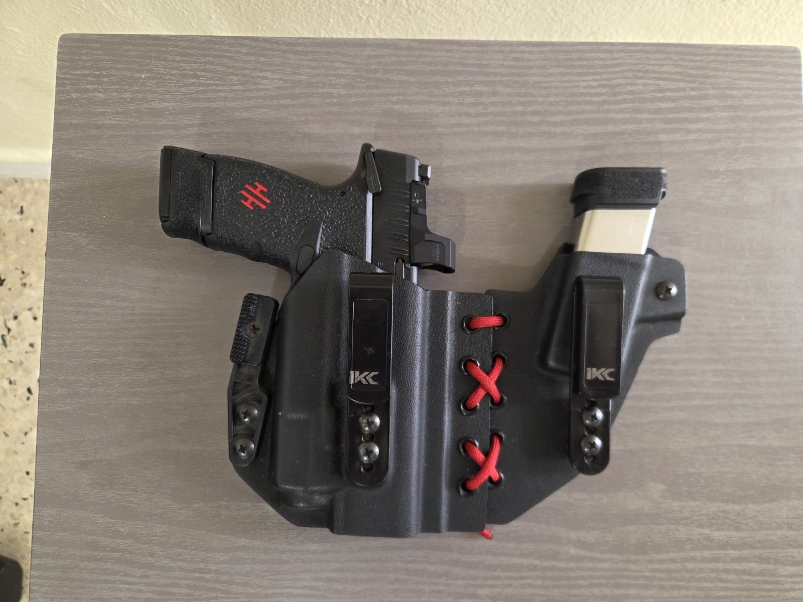STREAMLIGHT TLR-7 Sub with Hellcat Key and Holster bundle for Hellcat.