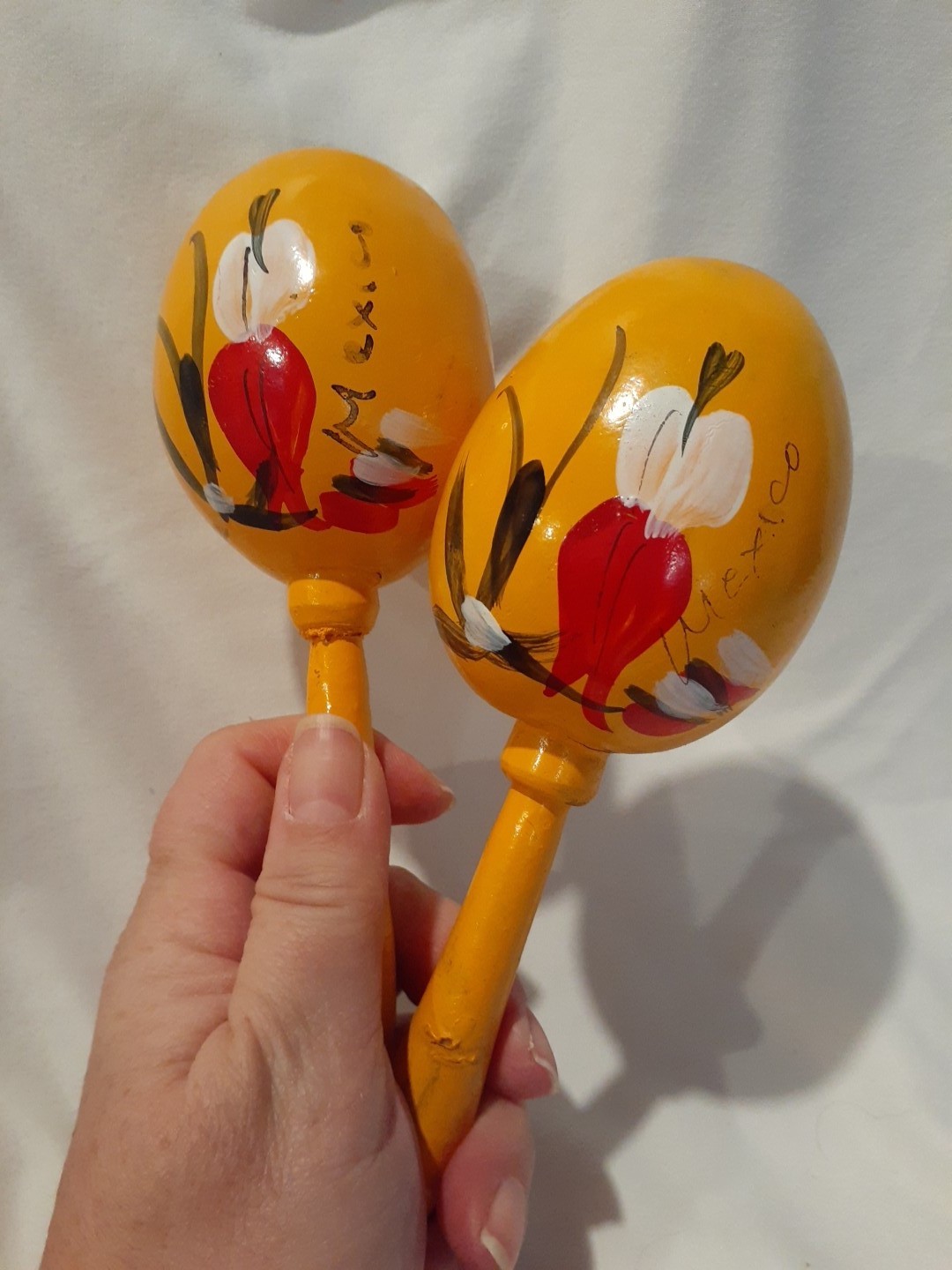 Vintage Pair Of Hand Carved And Hand Painted Maracas 7 In Mexico Authentic