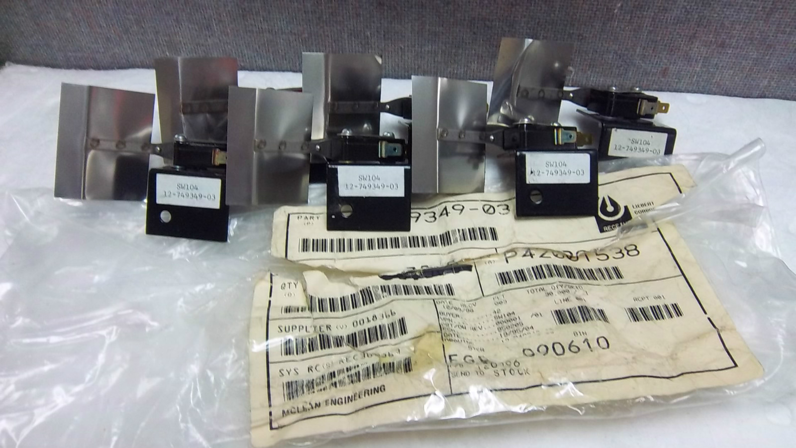 LOT OF 6 MICROSWITCH SW FAN SW104 12-749349-03 JV-315 NEW 1274934903 JV315