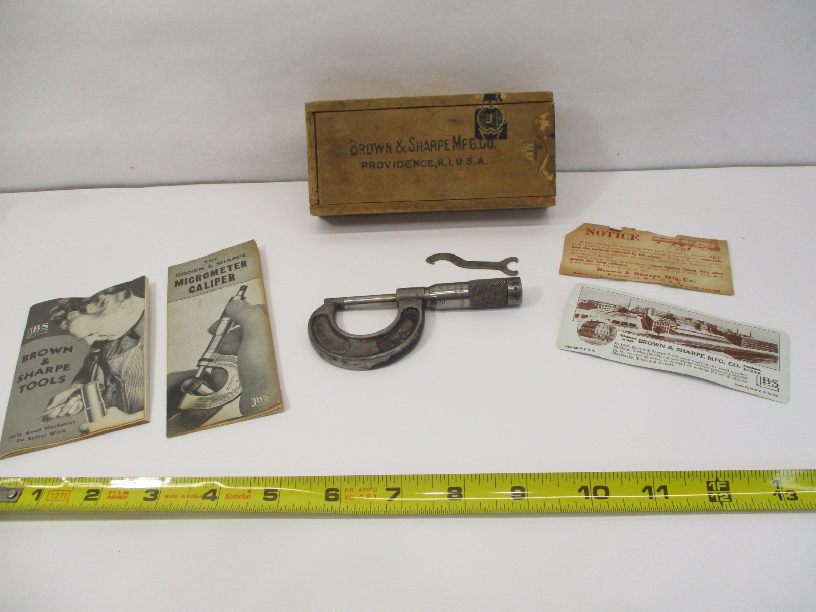 BROWN & SHARPE # 11 Micrometer 0" - 1" x .001" OEM Wood Box in GC