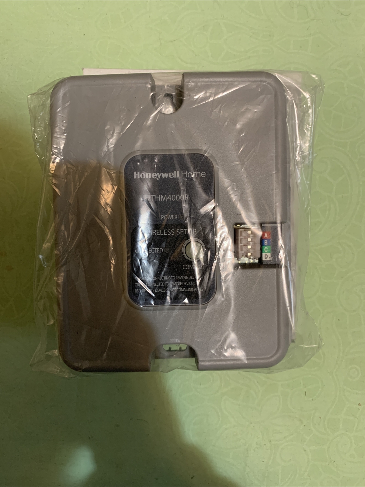 Honeywell YTH5320R1025 Wireless Non-Programmable FocusPRO Kit with Wireless Adap