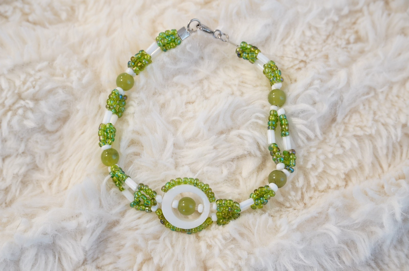 Green and White Glass Bead 7.5" Bracelet