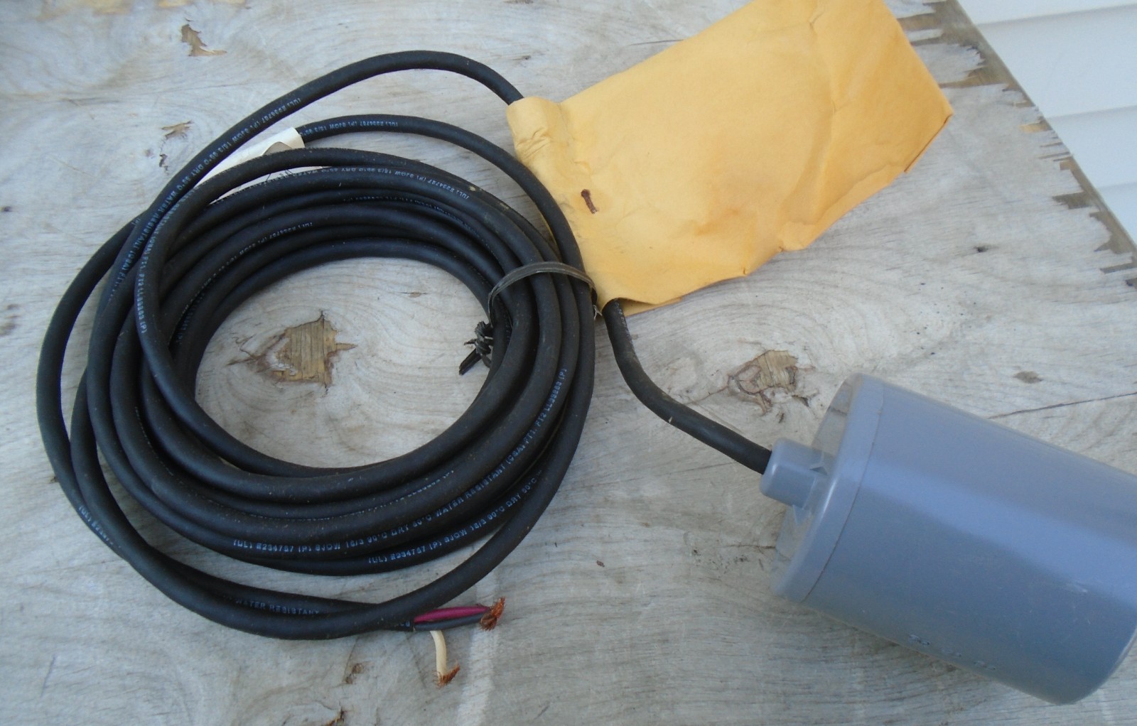 NOS Zoeller 015422 Switch-Mate Pump Master Switch, 230V  20PMSPDTWOP No Plug