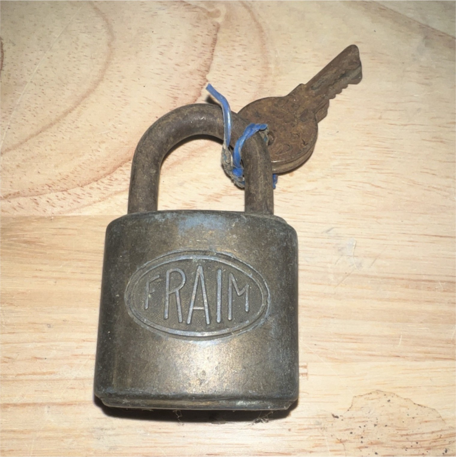 RAIM Gray Steel Keyed Padlock, Steel Traditional Shackle, Indoor/Outdoor