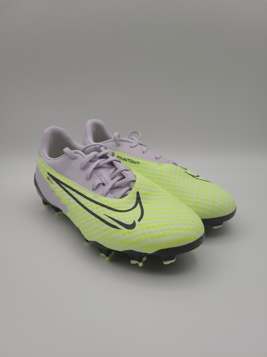 Nike Phantom GX Academy MG Luminous Pack Men's Size 4.5 Soccer Cleats DD9473-705