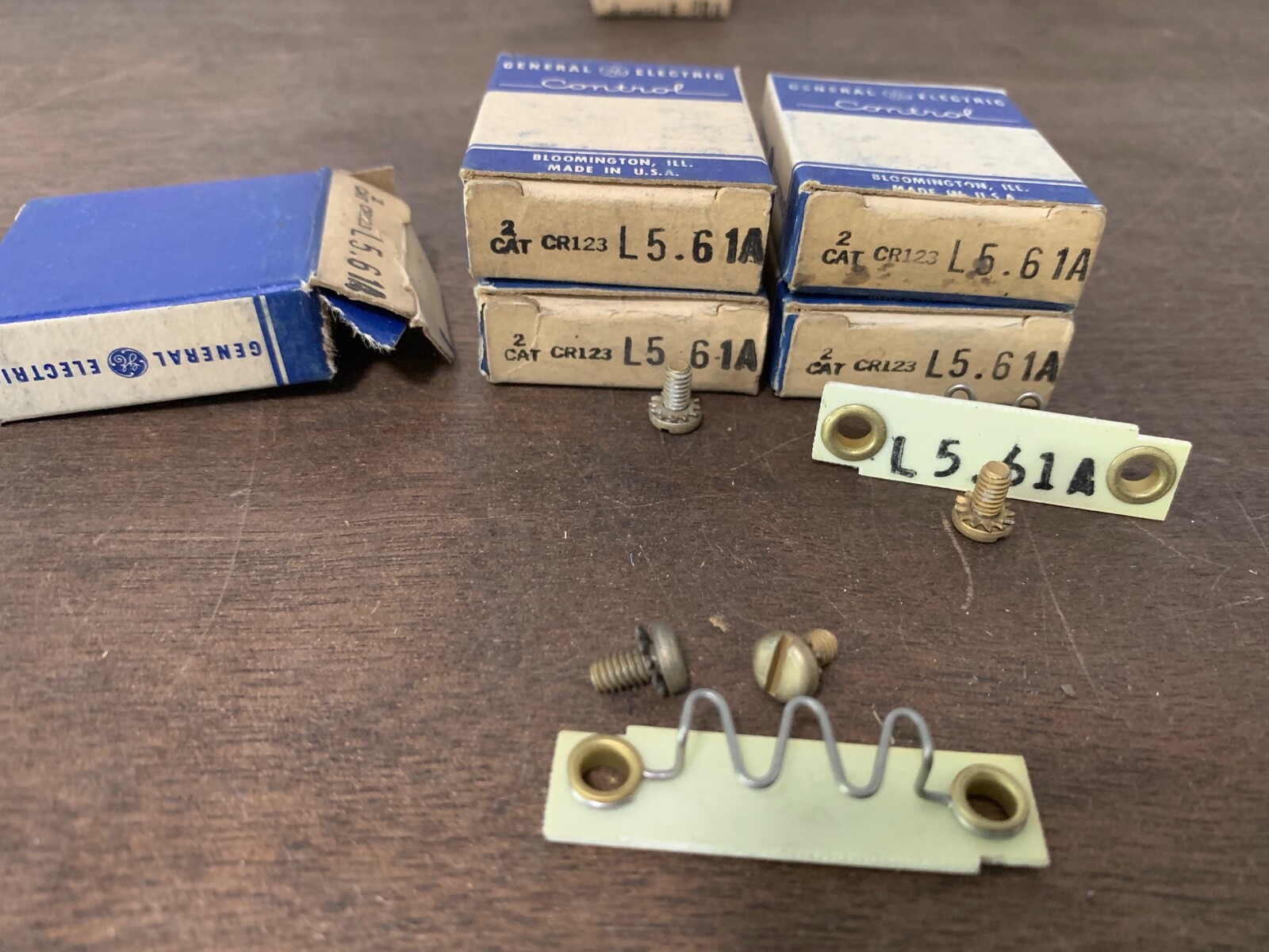 Total of 10 GE Overload Relay Heater Elements CR123L561A, 0.61A, NOS
