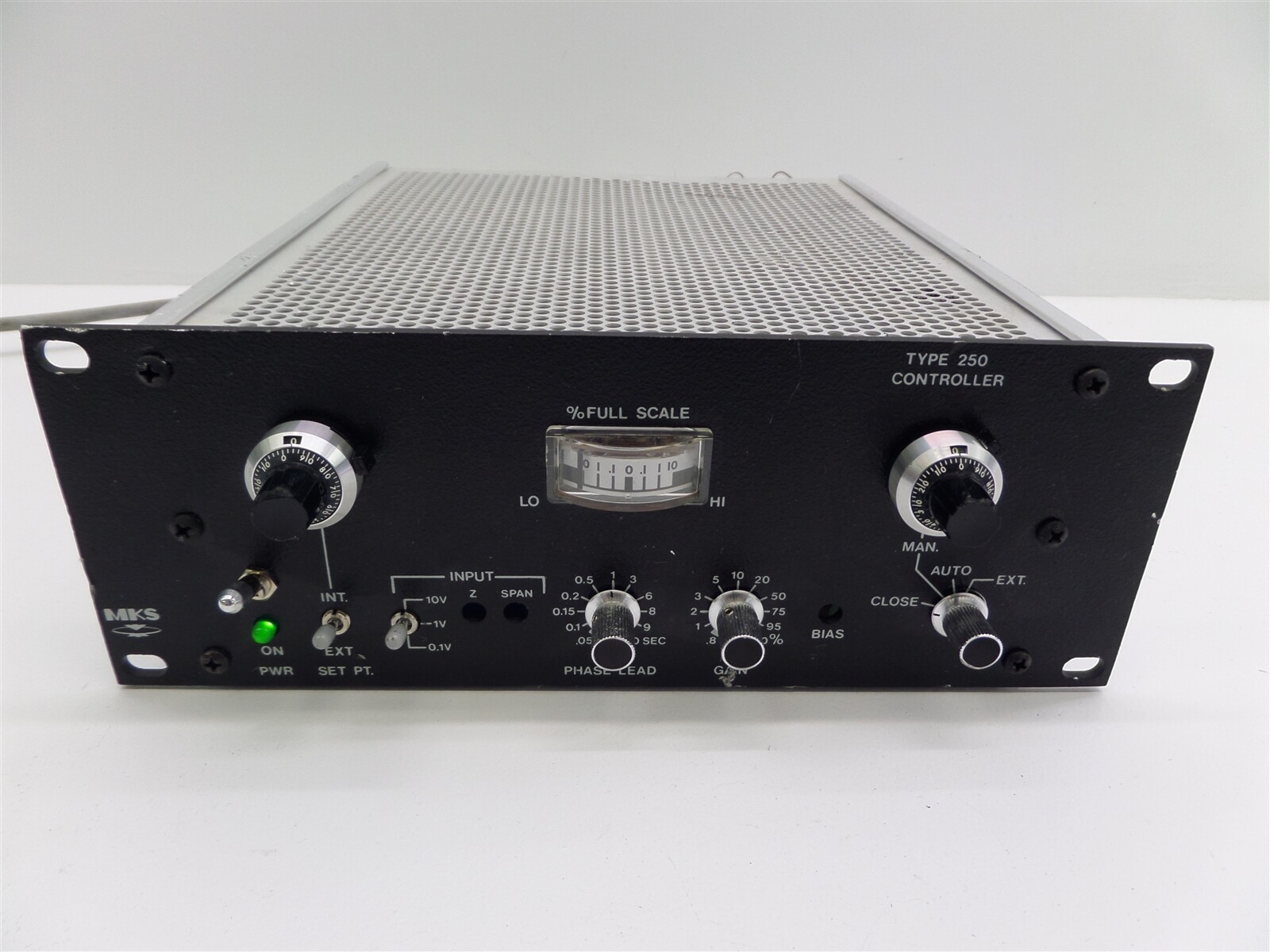 MKS Type 250 Pressure/Flow Controller 250C-1-A