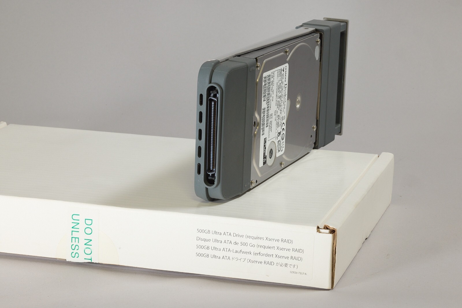 Apple X-Raid Kit includes,Power supply,Drive Module,Cooling Unit,RaidContlr
