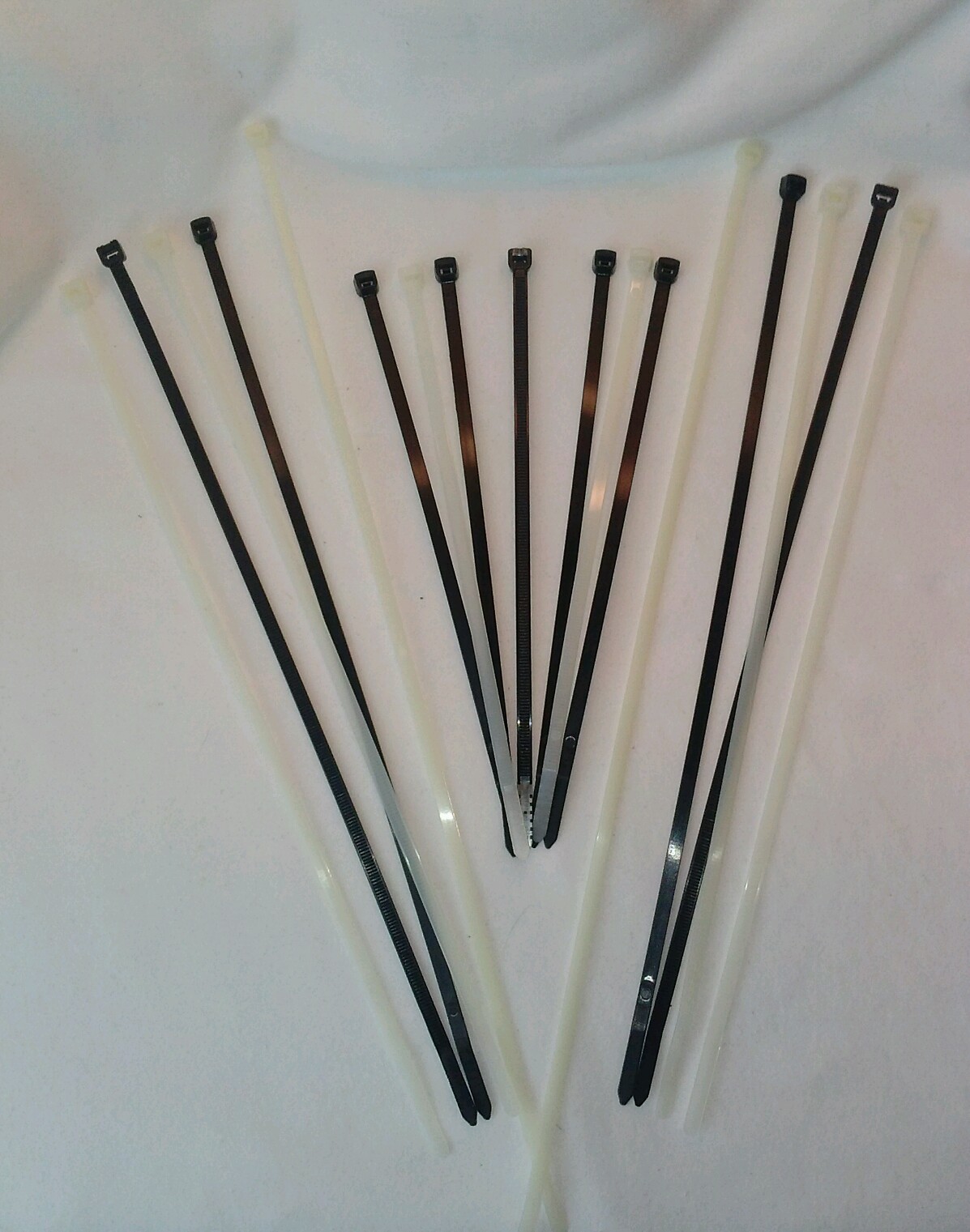 TIE WRAPS INDUSTRIAL STRENGTH